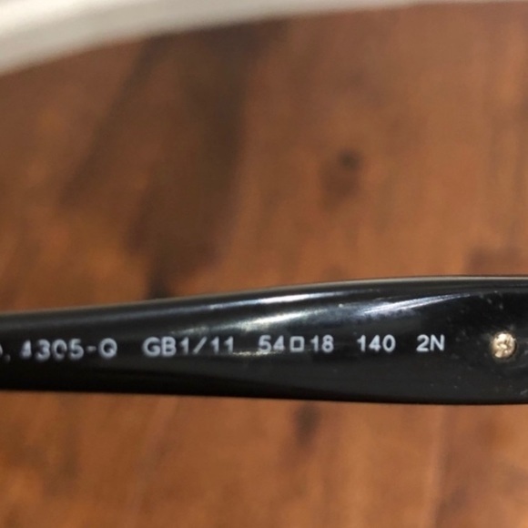 Versace sun glassese - Picture 12 of 13